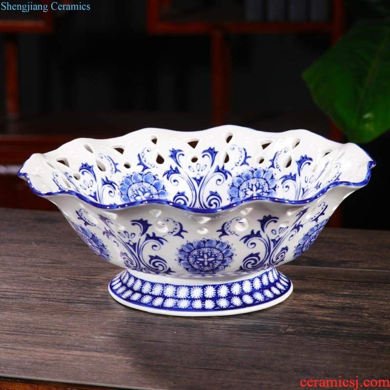 Jingdezhen ceramic vase hand-painted large blue and white porcelain is the plum bottle of new Chinese style household adornment sitting room ground furnishing articles