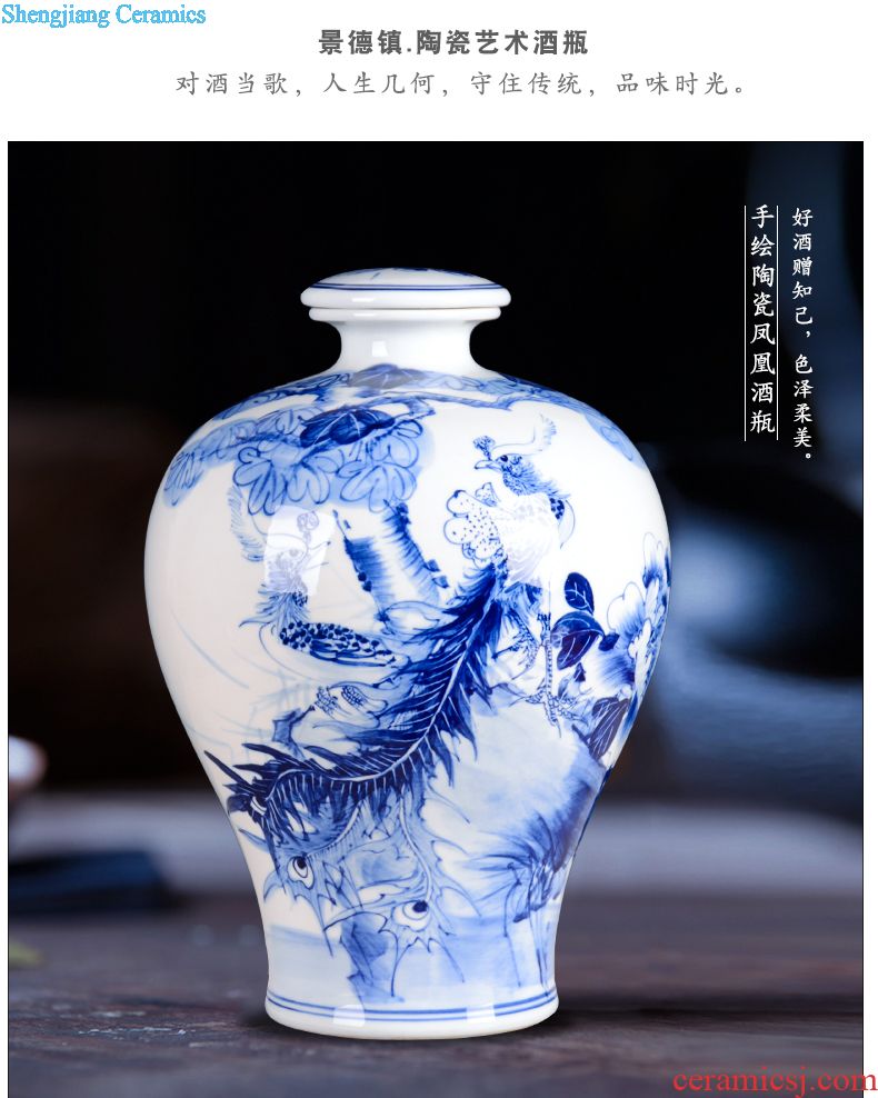 Jingdezhen blue and white porcelain hand-painted bottle is empty wine bottles of household 2 jins of general bubble bottles sealed cans bottles