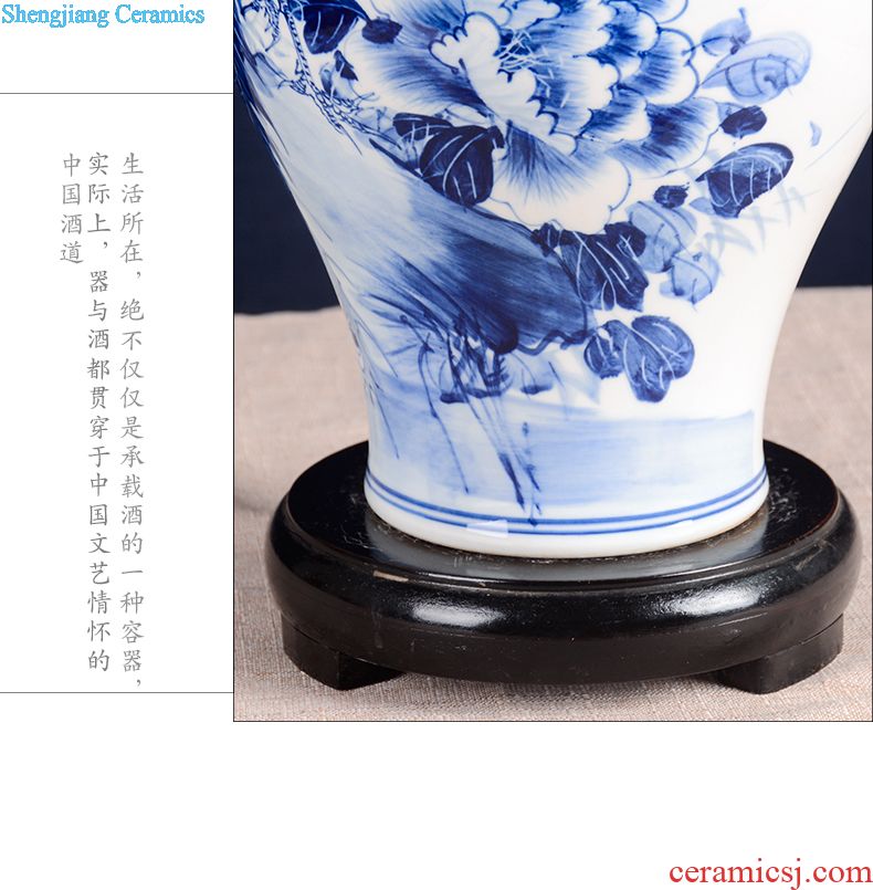 Jingdezhen blue and white porcelain hand-painted bottle is empty wine bottles of household 2 jins of general bubble bottles sealed cans bottles