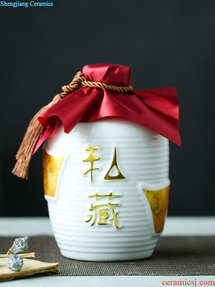 Jingdezhen ceramic bottle bubble wine jars 1 catty put gourd reliefs green glaze sealing wine 1 catty household hip flask