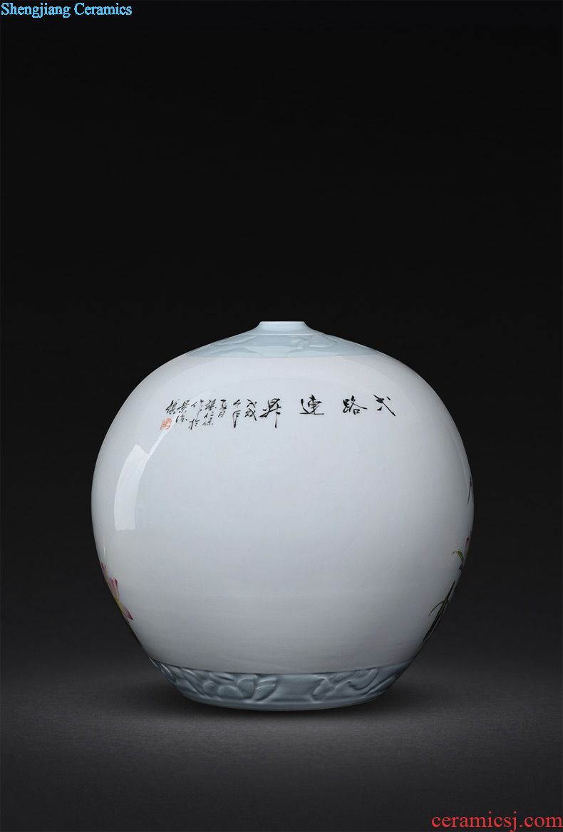 Jingdezhen ceramics by hand China wind restoring ancient ways is the sitting room flower vase furnishing articles of Chinese style decoration decoration process