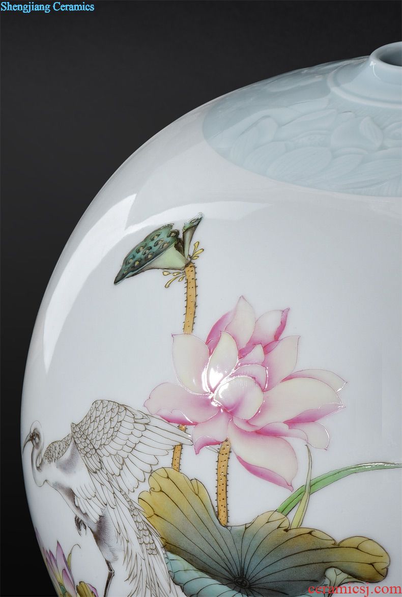 Jingdezhen ceramics by hand China wind restoring ancient ways is the sitting room flower vase furnishing articles of Chinese style decoration decoration process