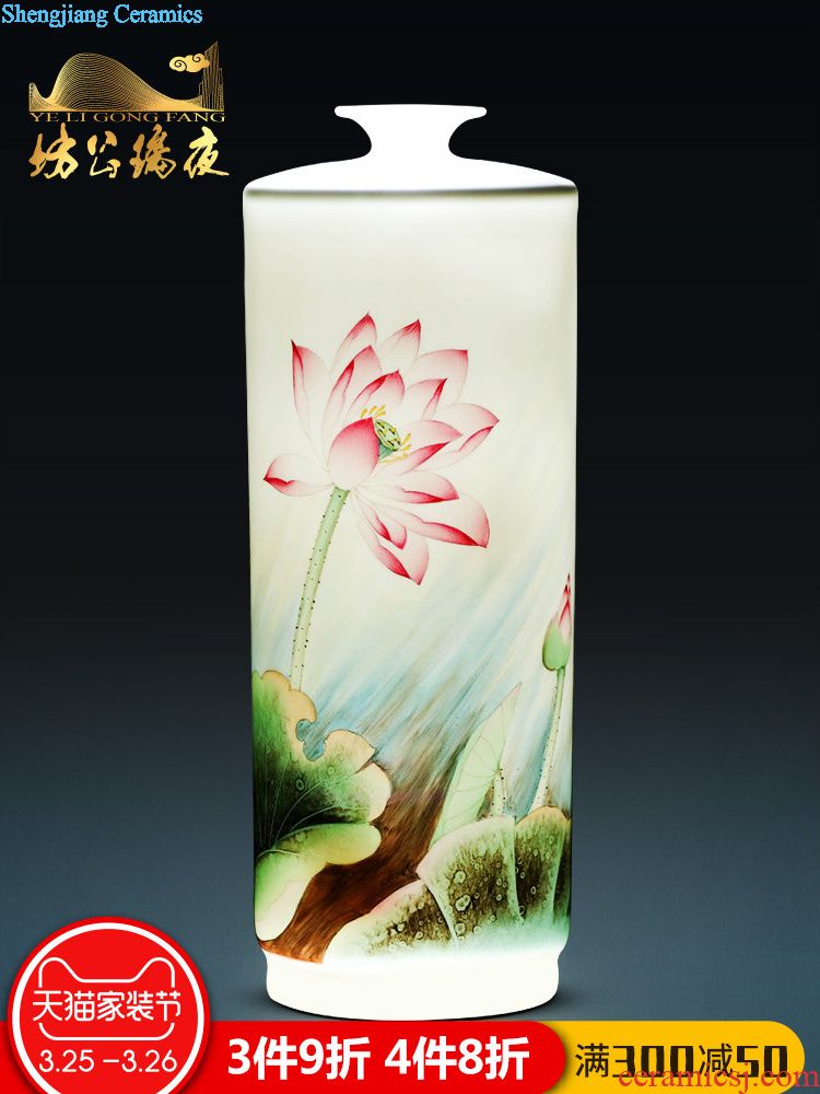 Jingdezhen ceramics imitation qing qianlong enamel vase Chinese flower arranging sitting room adornment rich ancient frame play furnishing articles