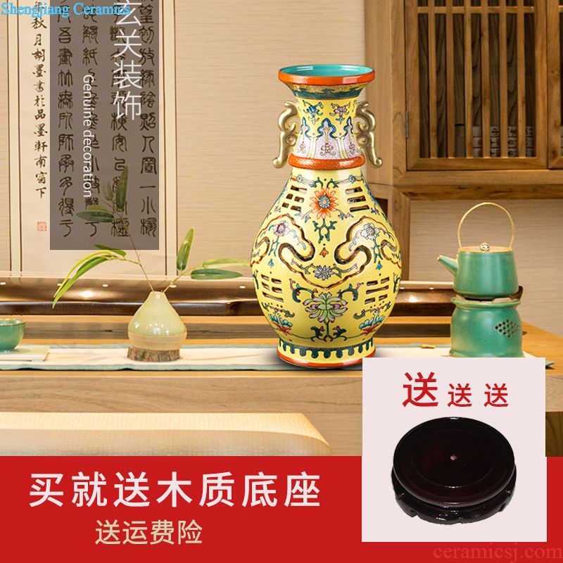 Jingdezhen ceramic pea green glaze hand-painted butterfly vase decoration furnishing articles new Chinese style household porcelain decoration in the sitting room