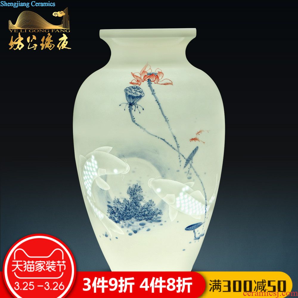 Jingdezhen blue and white youligong ceramics imitation qing qianlong vase flower arranging Chinese rich ancient frame sitting room adornment