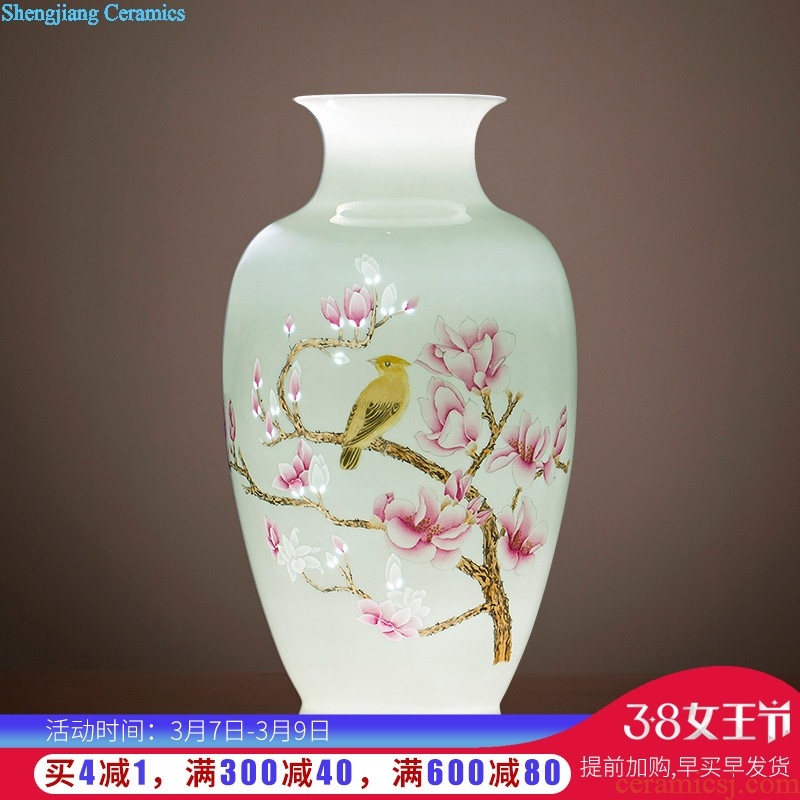 Master of jingdezhen ceramics hand-painted ornaments rich ancient frame blue and white porcelain vases, flower arrangement is the sitting room porch place