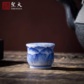 The big blue and white landscape bell cup teacups hand-painted ceramic kung fu master cup sample tea cup single cups of jingdezhen tea service
