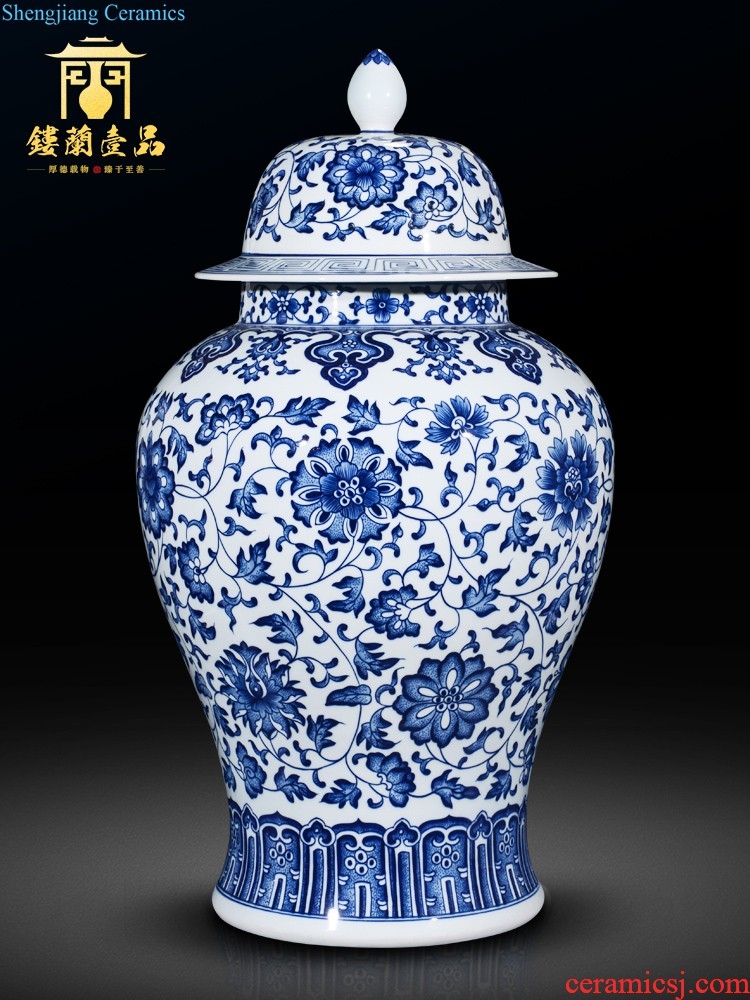 Jingdezhen ceramics imitation qing qianlong pastel red scramble for mei bottle of dry flower vase home sitting room adornment is placed