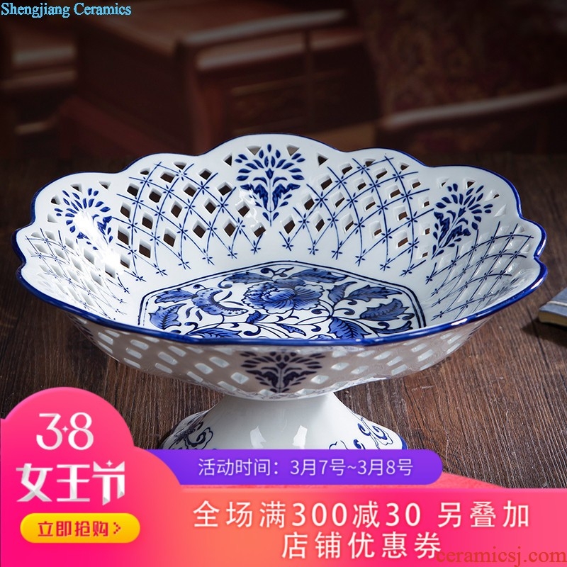 Jingdezhen ceramic famille rose 160 blue and white porcelain vases, hand-painted bucket color lotus The sitting room home handicraft furnishing articles