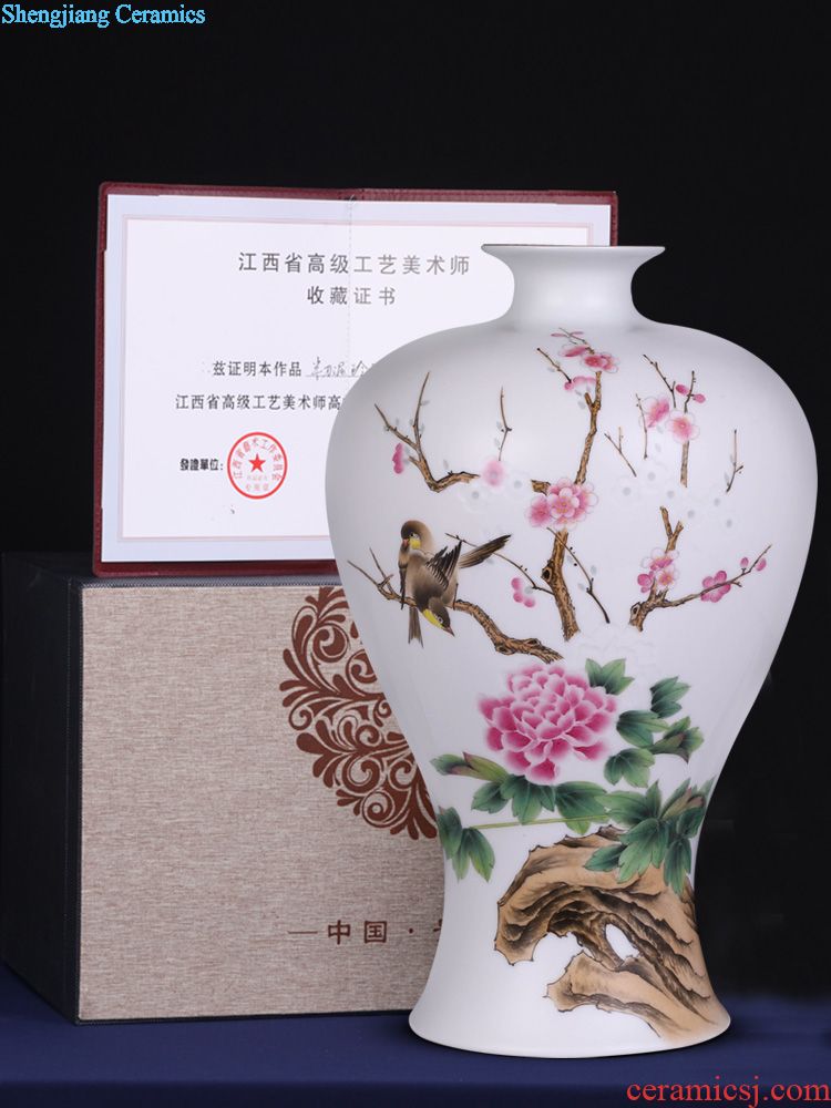 Archaize of jingdezhen ceramics powder enamel gathers up the flower to dried flowers to decorate the sitting room of Chinese style household furnishing articles on the bottle
