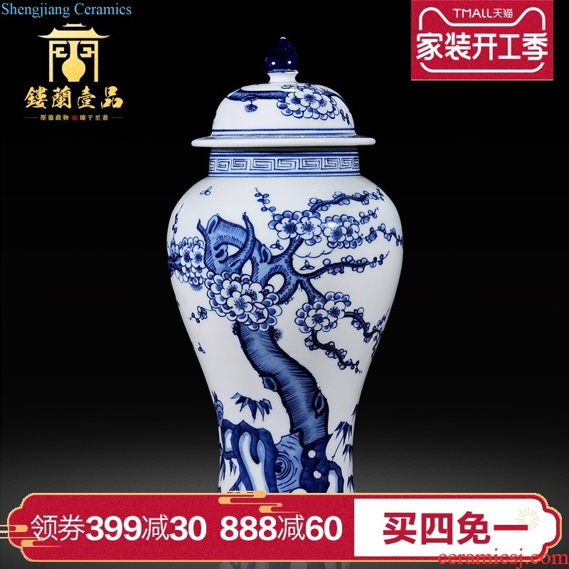 Jingdezhen ceramics imitation qing yongzheng blue tie up branch lotus the lion shell vase Chinese sitting room adornment is placed