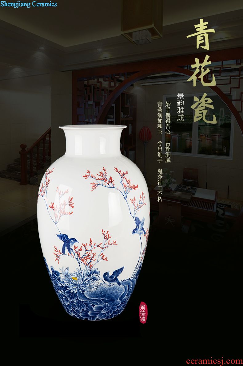 Jingdezhen ceramic new Chinese general canned adorn article place to live in the sitting room of blue and white porcelain vase decoration in China