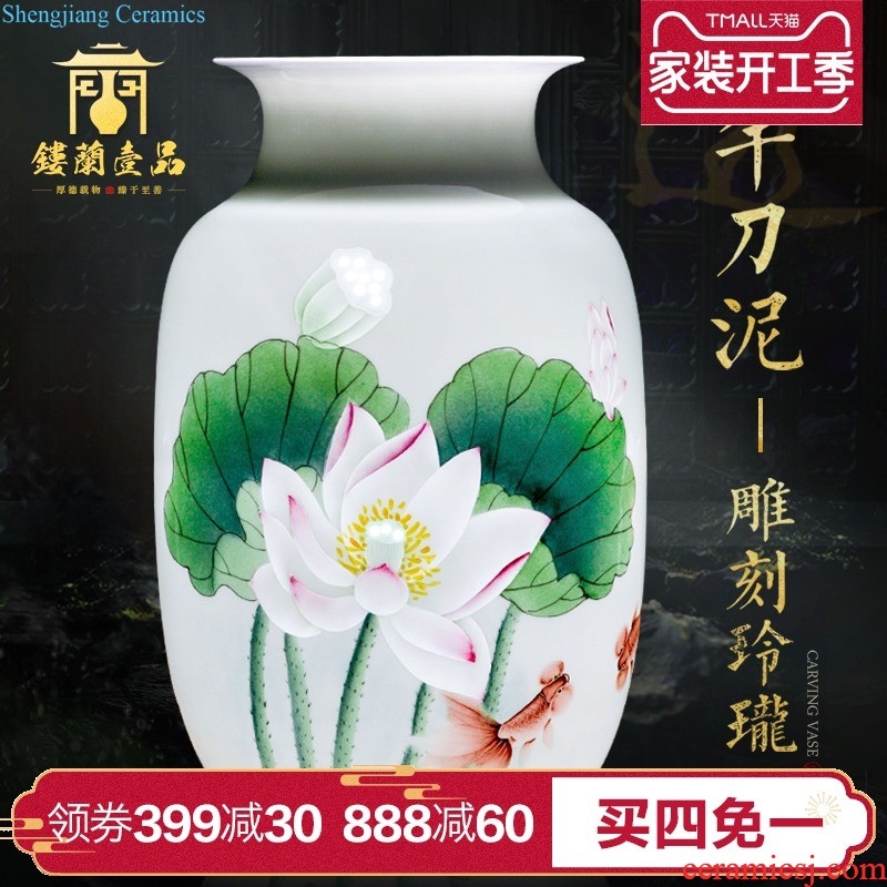 Jingdezhen ceramics hand-painted heavy industry offering blue dress painting of flowers and Chinese style household adornment rich ancient frame vase furnishing articles