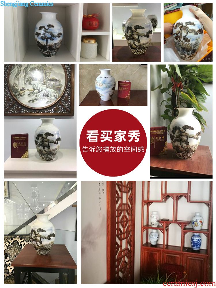 Jingdezhen ceramics imitation qing qianlong hand-painted porch decoration of Chinese style household longfeng gourd of blue and white porcelain vase