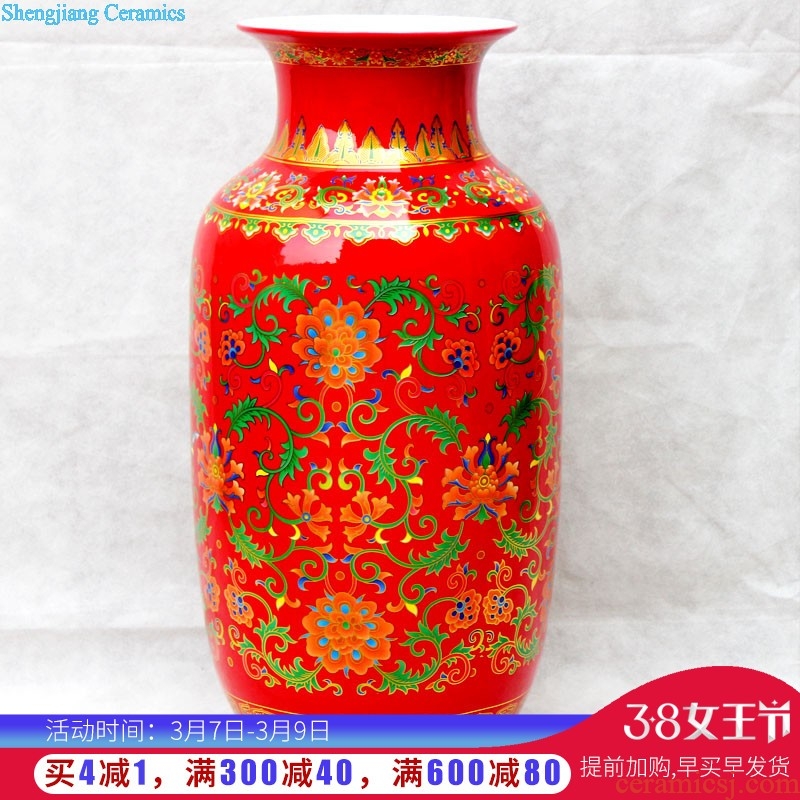 Jingdezhen ceramic masters hand-painted vases, flower arranging machine carved lotus pomegranate bottles of home sitting room adornment is placed