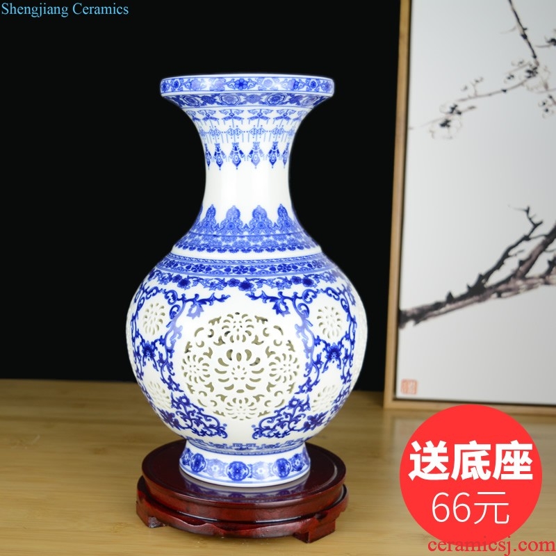 Jingdezhen ceramic ox furnishing articles home office TV ark creative arts and crafts opening gifts decorations