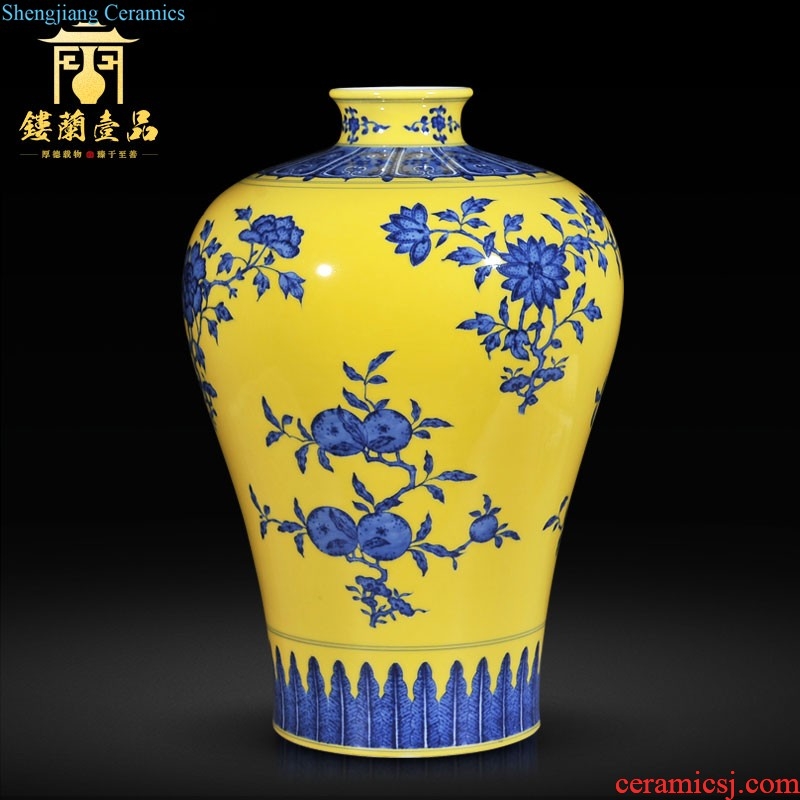 Jingdezhen ceramic imitation of qianlong emperor kiln the blue paint powder enamel vase YingXiWen lantern sitting room adornment is placed