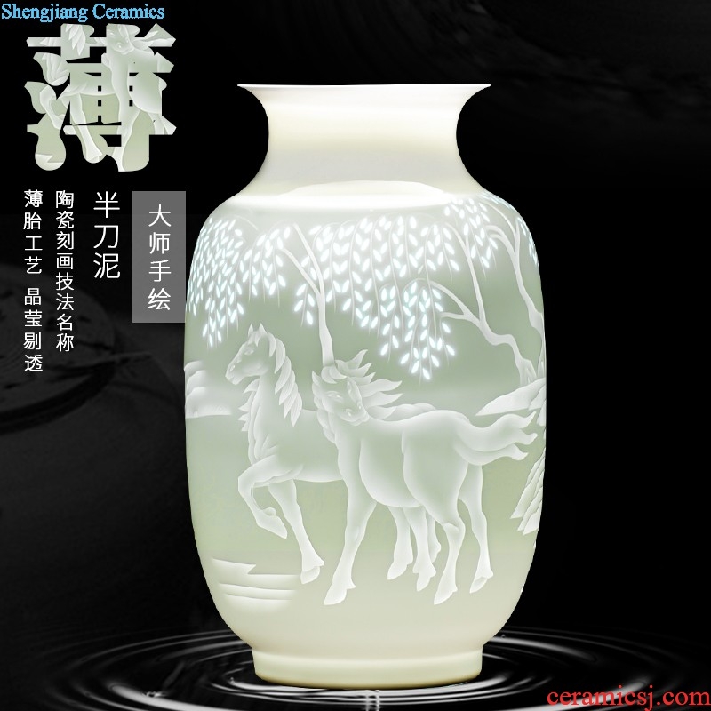 Chinese classical jingdezhen ceramics antique vase imitation qianlong pastel ground adornment is placed large living room