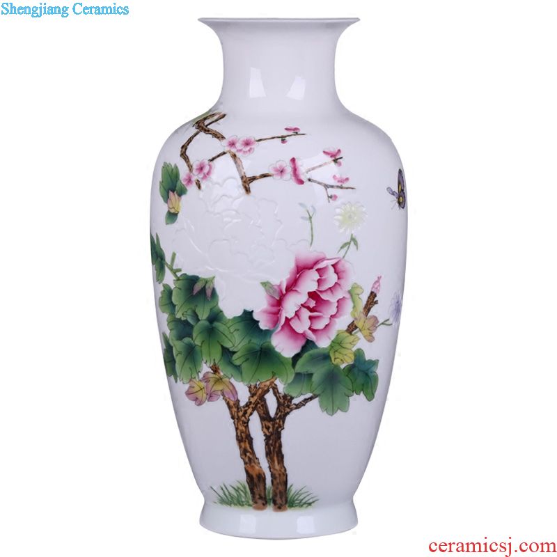 Jingdezhen hand-painted ceramic famille rose blooming flowers flower vase Chinese handicraft home sitting room adornment is placed