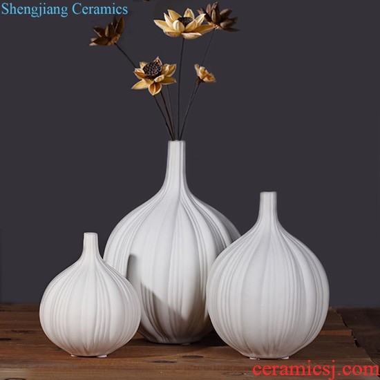 Jingdezhen ceramic new Chinese vase furnishing articles sitting room dry flower arranging flowers household soft adornment green China arts and crafts