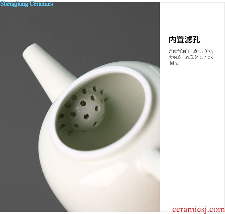 Blue and white sweet white tea filter with a cup of drink to ceramic hand-painted filter tap) kung fu tea accessories