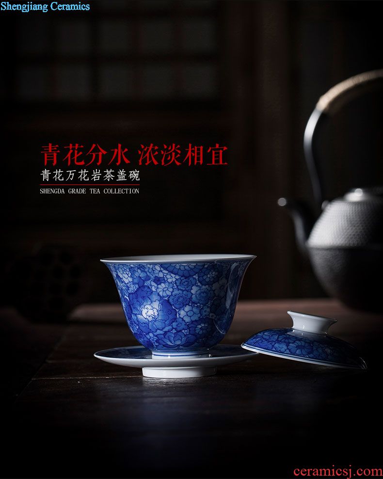 The big three red colour is blue and white alum tureen teacups hand-painted ceramic tea out of the water bowl of jingdezhen tea service