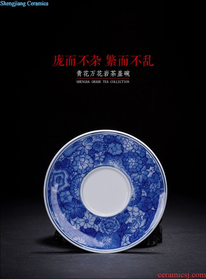 The big three red colour is blue and white alum tureen teacups hand-painted ceramic tea out of the water bowl of jingdezhen tea service