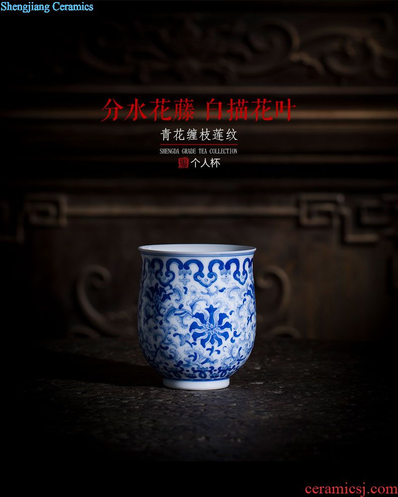 The large ceramic three tureen teacups hand-painted jingdezhen blue and white landscape best tea tureen, all hand tea sets