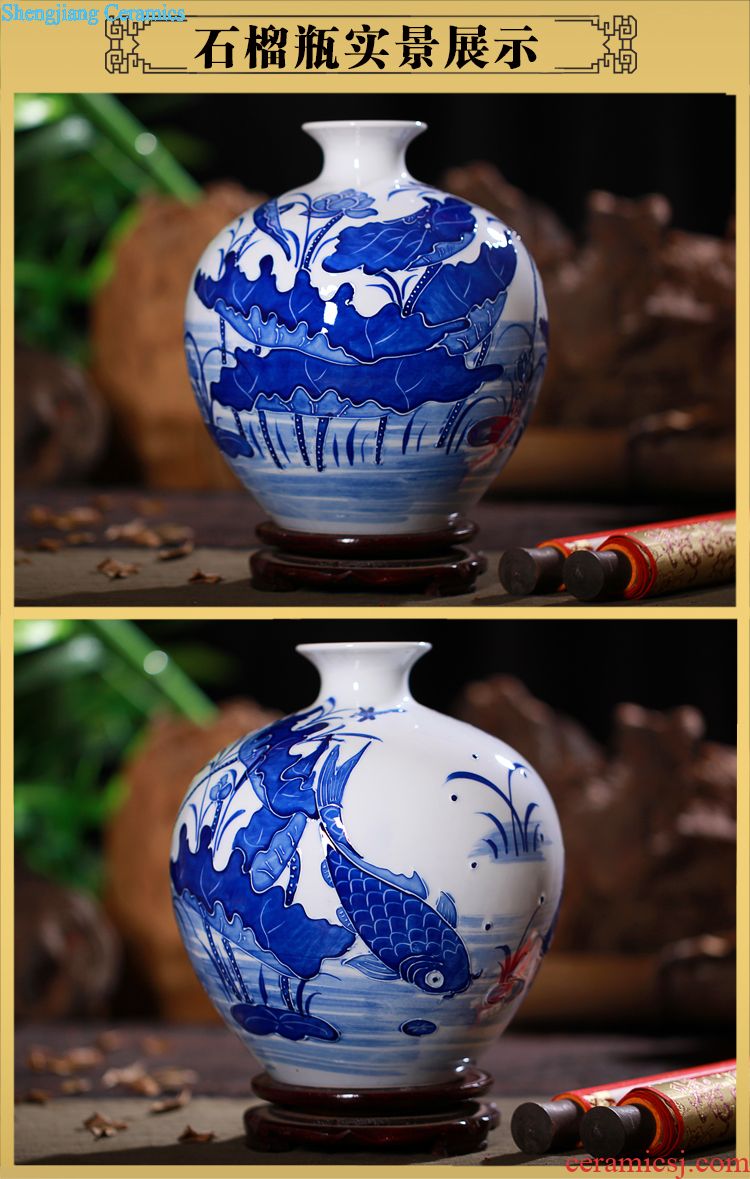 Jingdezhen ceramics large blue and white seal pot sitting room place candy jar household act the role ofing is tasted barrel storage tank