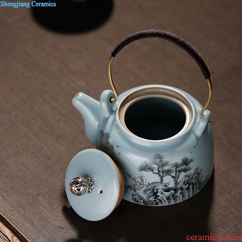 Jingdezhen blue and white ceramic sample tea cup under the glaze hand-painted archaize kung fu tea lotus flower master cup single cup