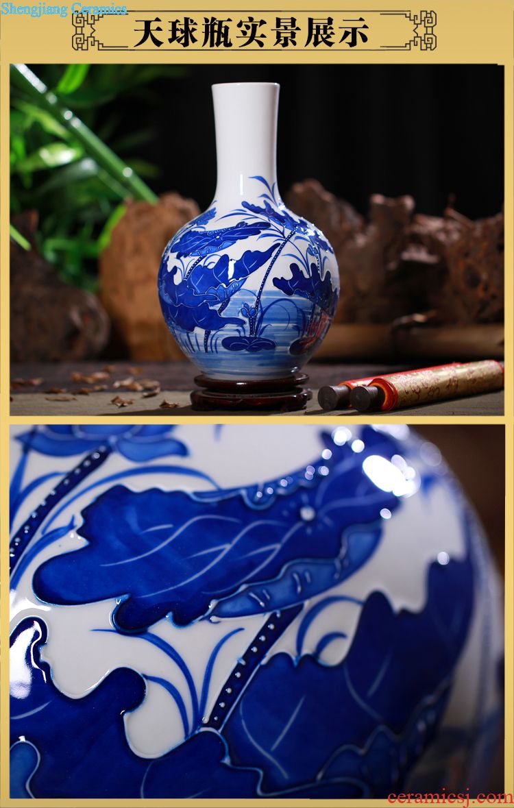 Jingdezhen ceramics large blue and white seal pot sitting room place candy jar household act the role ofing is tasted barrel storage tank