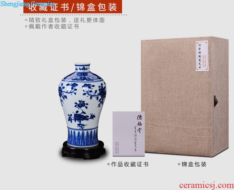 Blue and white vase of jingdezhen ceramics sitting room place Chinese antique jewelry contemporary and contracted household bedroom