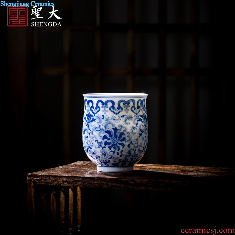 The large ceramic three tureen teacups hand-painted jingdezhen blue and white landscape best tea tureen, all hand tea sets