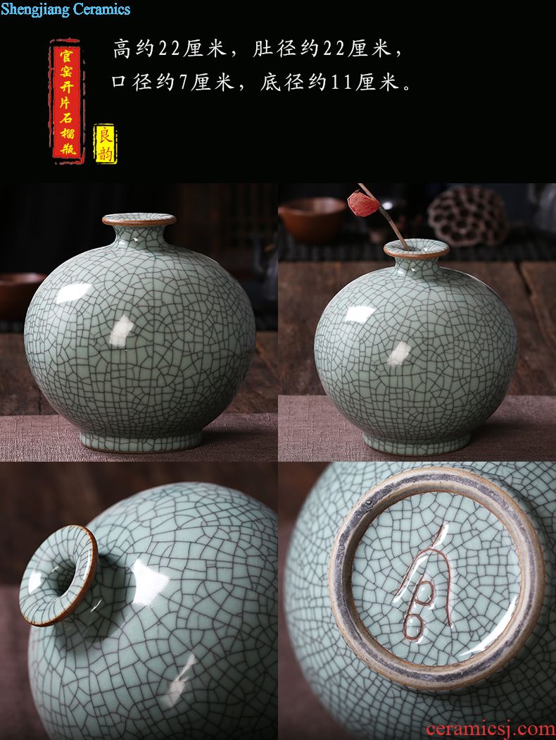 Jingdezhen ceramics China red vase modern household act the role ofing is tasted furnishing articles wedding housewarming gift pomegranate bottle sitting room