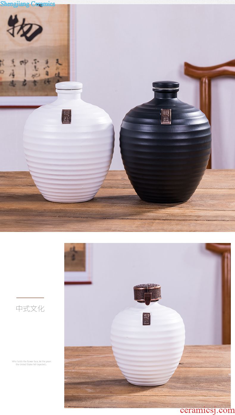 Jingdezhen ceramic bottle is empty bottle home 1 catty 3 kg 5 jins of liquor sealing hip antique decoration small jar