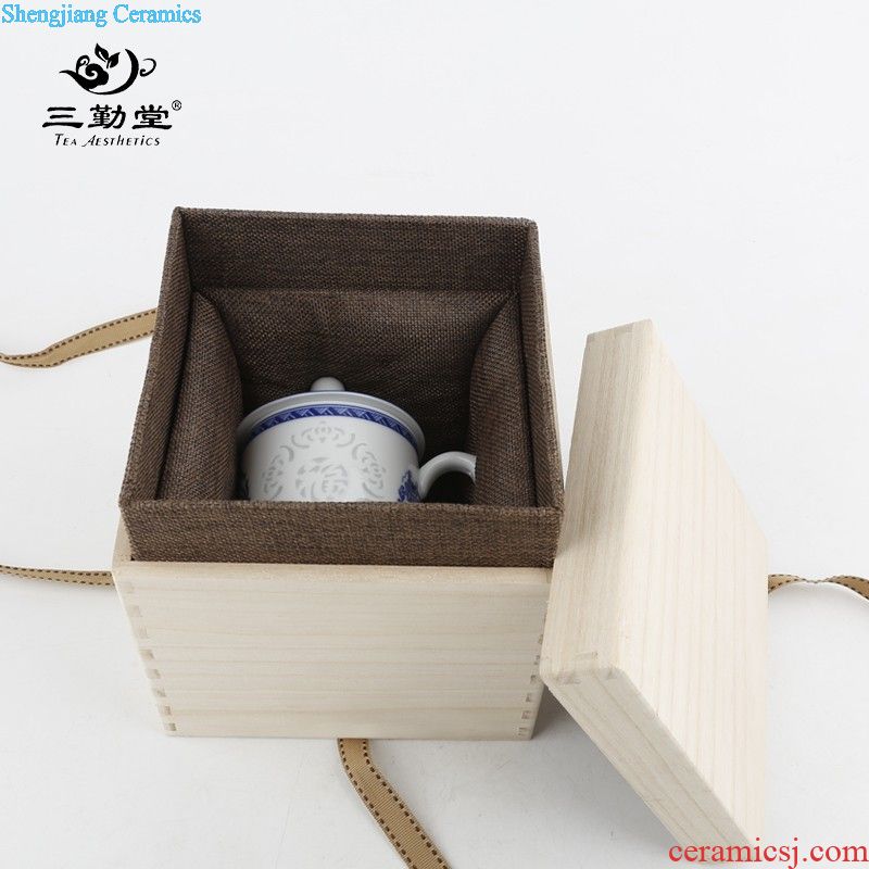 Three fair attendance hall ceramic cup Jingdezhen kung fu tea set shadow filtering portion celadon cm cup tea S31004