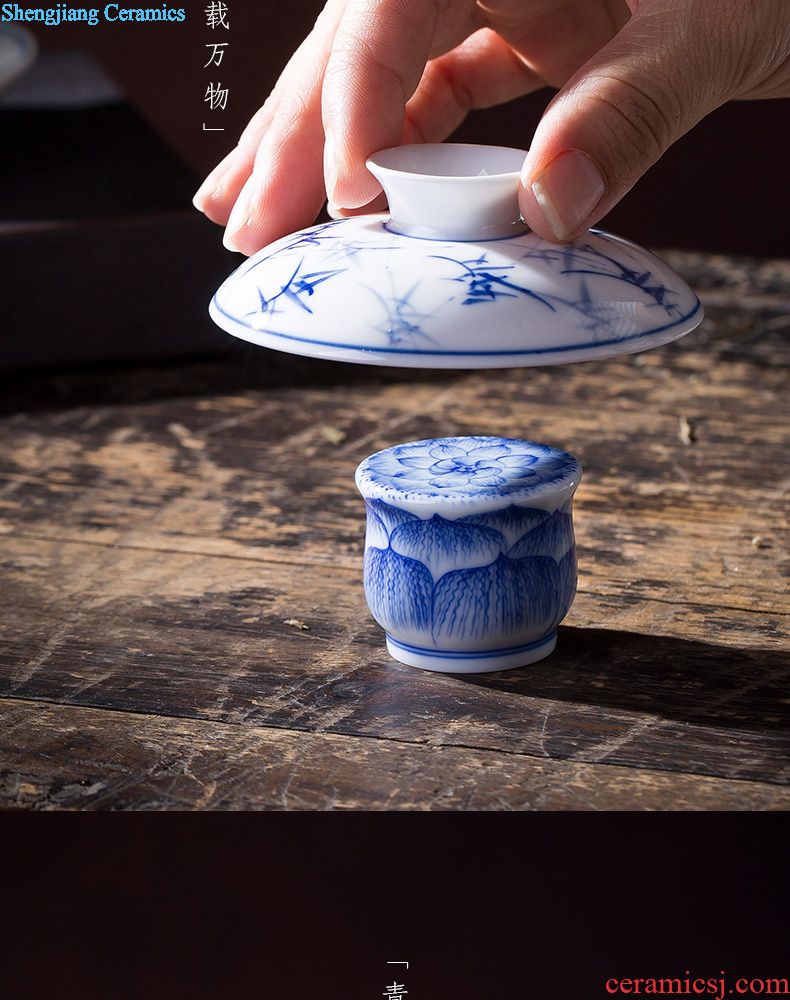 The big blue and white landscape bell cup teacups hand-painted ceramic kung fu master cup sample tea cup single cups of jingdezhen tea service