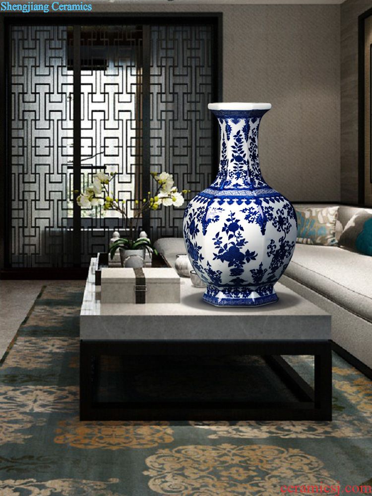 Jingdezhen ceramics hand-painted vase peony mei bottles of antique Chinese blue and white porcelain is a sitting room adornment flower arranging furnishing articles