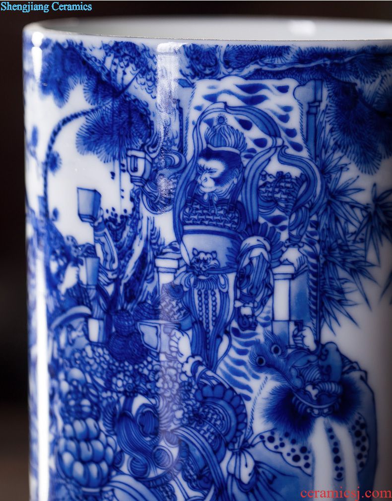 The big ceramic curios Hand painted blue white tara were bottles of jingdezhen porcelain floret bottle act the role ofing is tasted furnishing articles