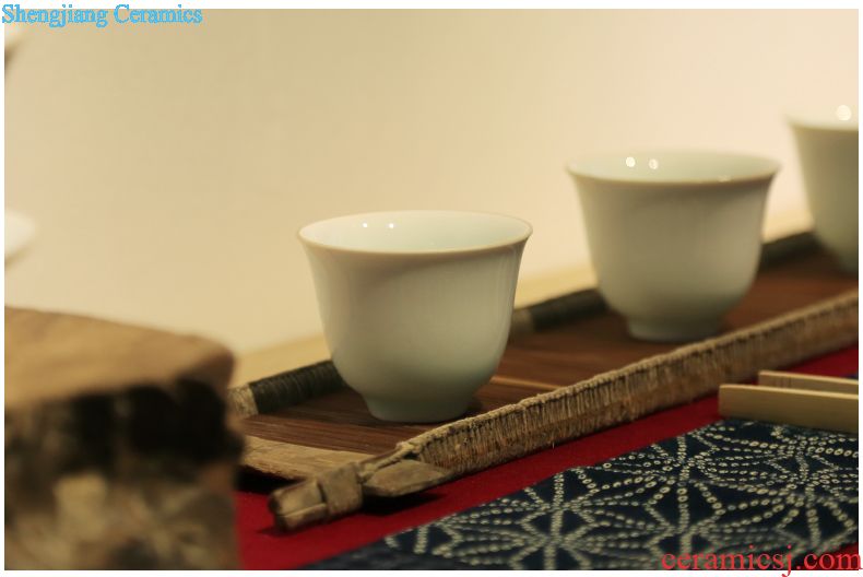 The three frequently ceramic cups sample tea cup S42228 jingdezhen blue and white paint black tea master kung fu tea cup