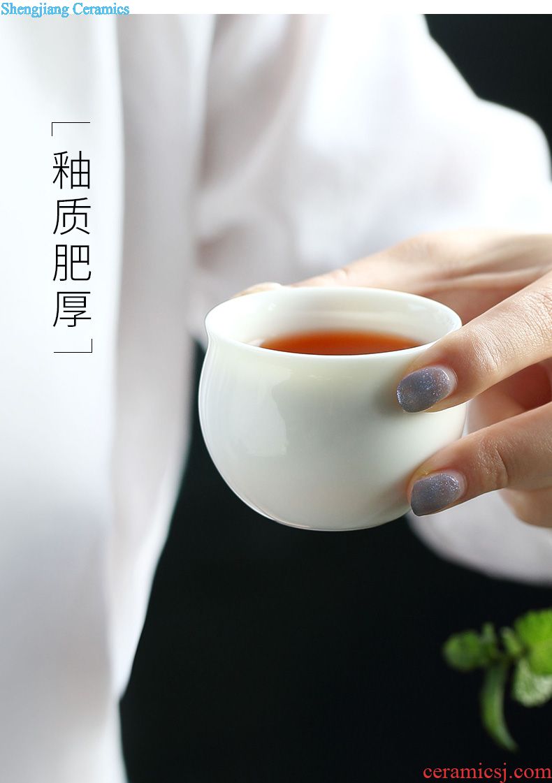 Drink to Jingdezhen blue and white ceramics fair mug and antique hand-painted cup points tea sea kung fu tea and a cup of tea