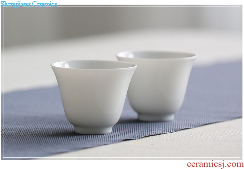 The three frequently kung fu ceramic cups Jingdezhen masters cup tea poly incense single drum sample tea cup hand-painted lotus cup
