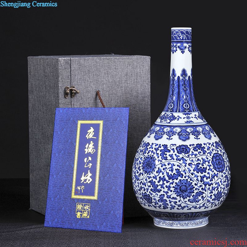 Jingdezhen ceramics hand-painted beaming Chinese blue and white porcelain vases, flower arrangement sitting room place household act the role ofing is tasted