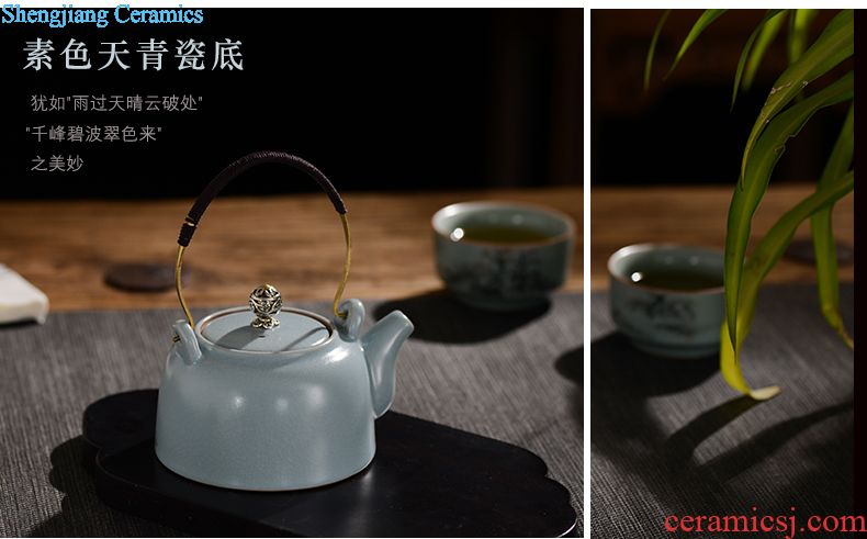 Jingdezhen blue and white ceramic sample tea cup under the glaze hand-painted archaize kung fu tea lotus flower master cup single cup