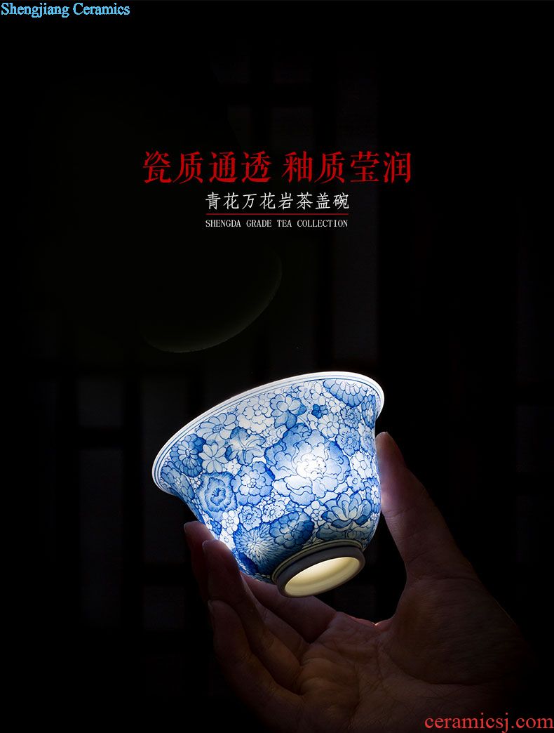 The big three red colour is blue and white alum tureen teacups hand-painted ceramic tea out of the water bowl of jingdezhen tea service