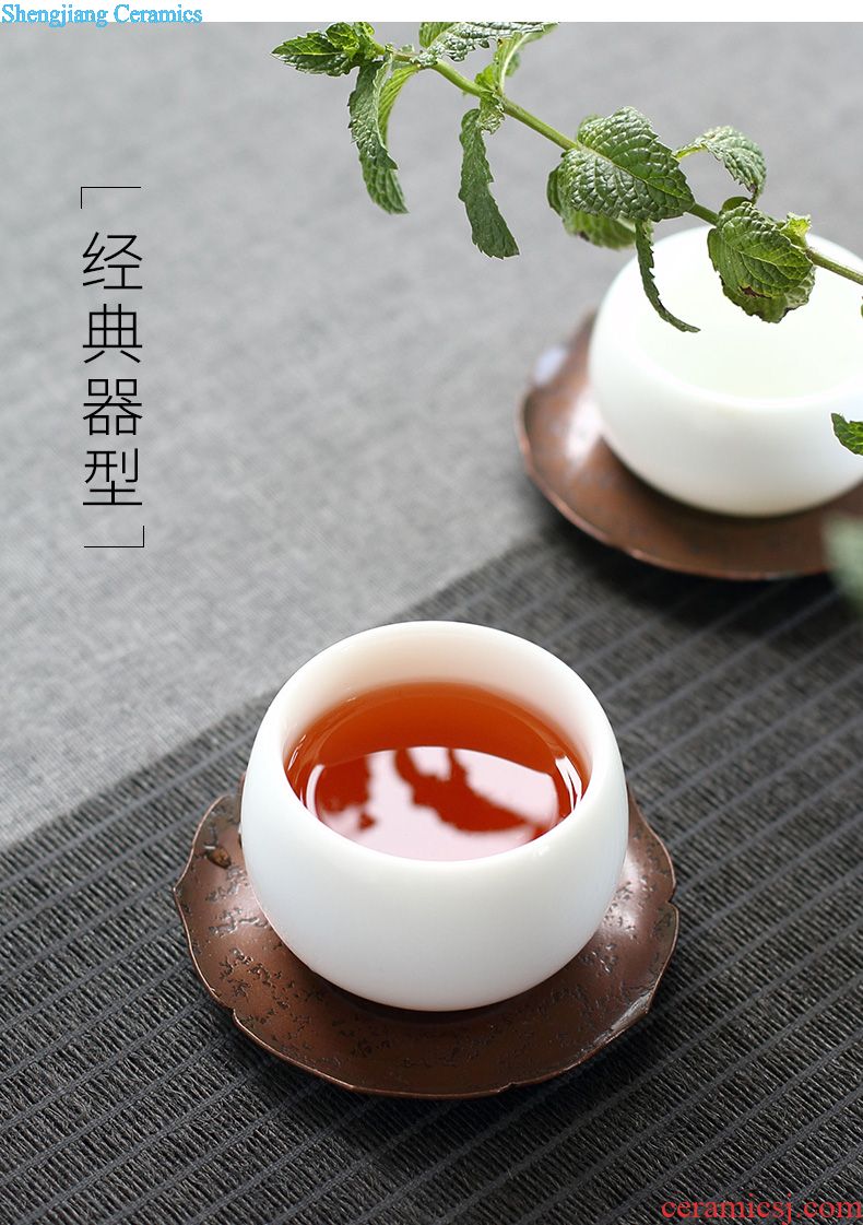 Drink to Jingdezhen blue and white ceramics fair mug and antique hand-painted cup points tea sea kung fu tea and a cup of tea