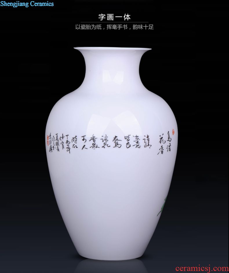 Jingdezhen ceramic hand-painted plum flower decoration vase furnishing articles of Chinese style living room TV cabinet process furnishings porcelain