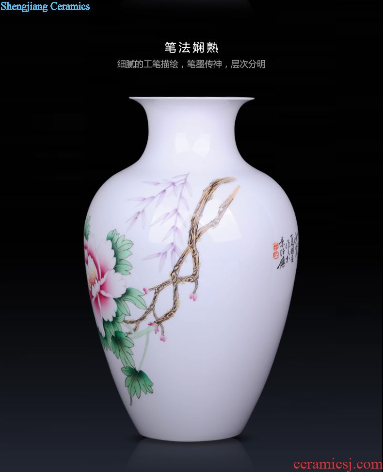 Jingdezhen ceramic hand-painted plum flower decoration vase furnishing articles of Chinese style living room TV cabinet process furnishings porcelain