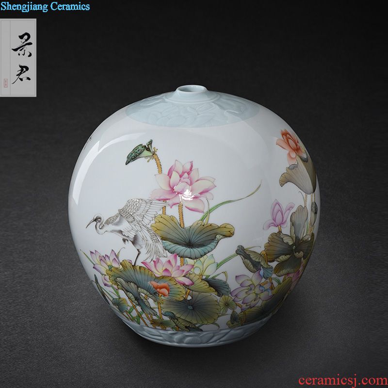 Jingdezhen ceramics by hand China wind restoring ancient ways is the sitting room flower vase furnishing articles of Chinese style decoration decoration process