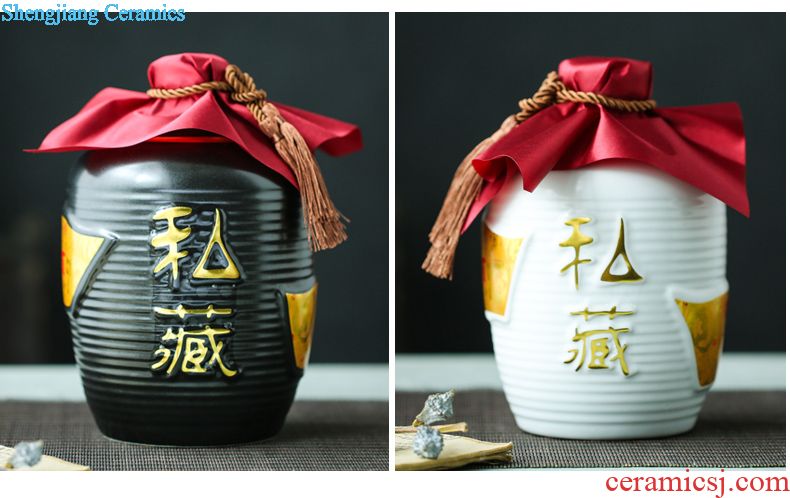 Jingdezhen ceramic bottle bubble wine jars 1 catty put gourd reliefs green glaze sealing wine 1 catty household hip flask